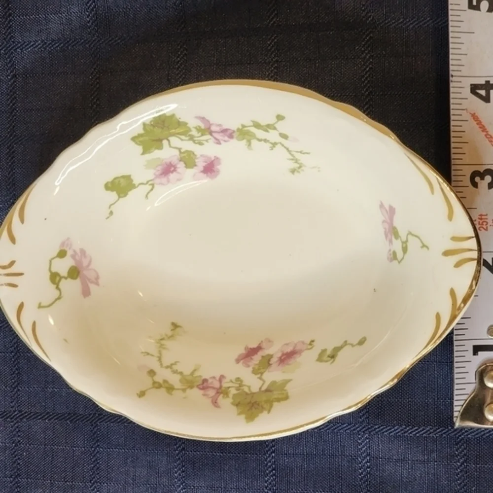 4 Pope Gosser China Small Flowers With Gold Trim Small Oblong Serving Bowls‎